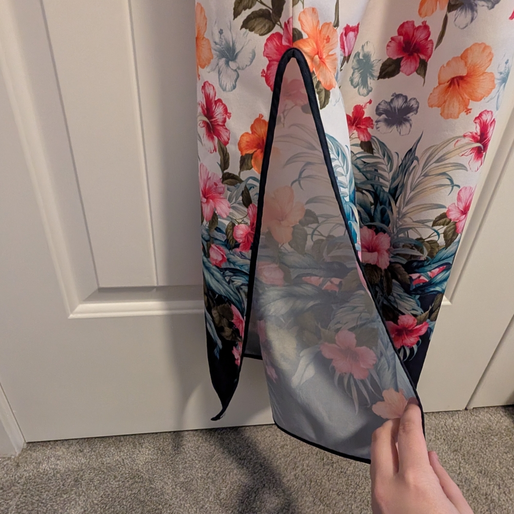 Floral Sleeveless Dress with Tie Waist - Picture 4 of 6